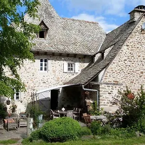 domaine-des-cazottes.hotels-rhonealpes.com/